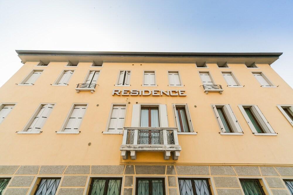 Palazzo Brando - Living Apartments Treviso Exterior photo