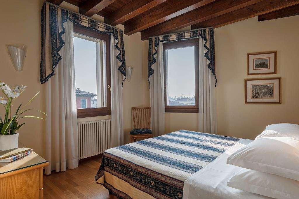 Palazzo Brando - Living Apartments Treviso Room photo